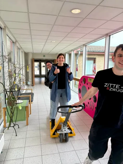 025438f3-c052-4a67-827e-d77305895d7c